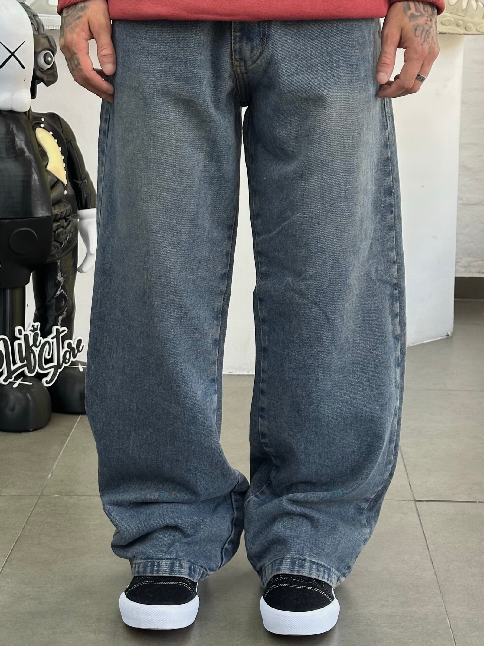 JEAN MOM